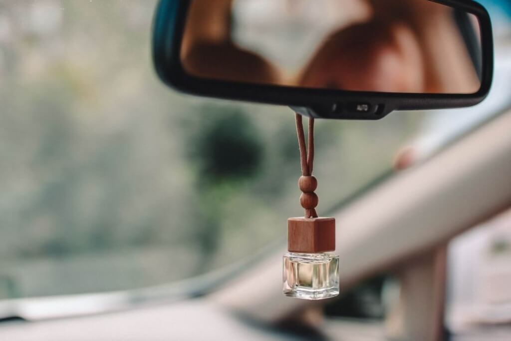 Males olors del cotxe: Com eliminar-los?