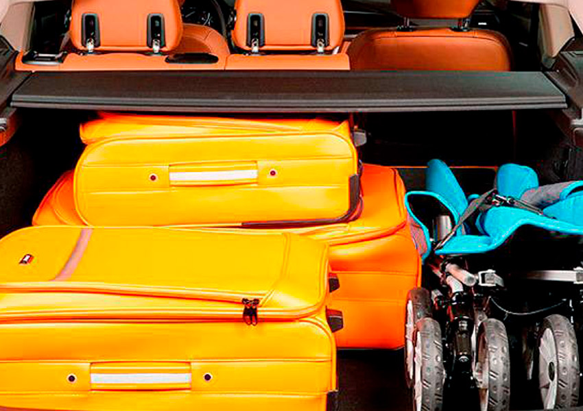 Cargar el coche de maletas de forma segura