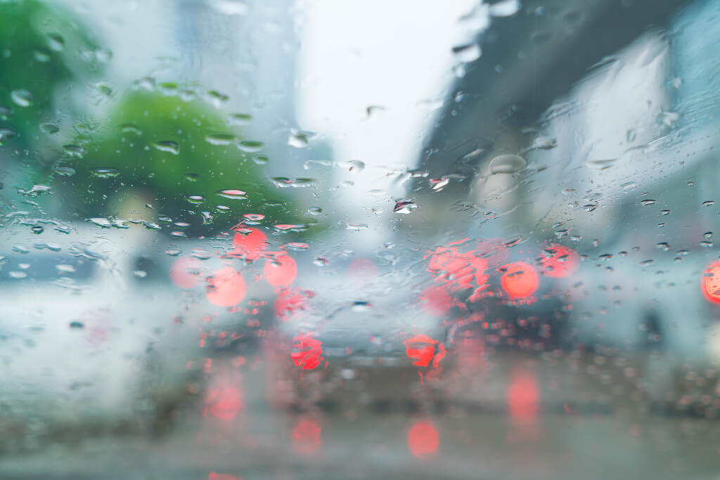 Safe driving on rainy days